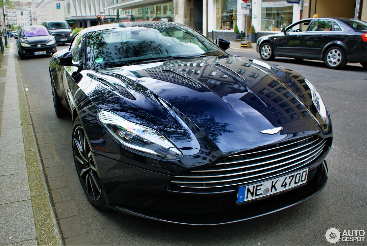 Aston Martin DB11