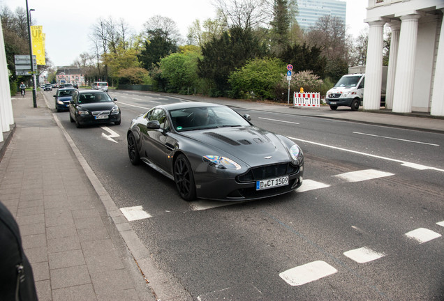 Aston Martin V12 Vantage S