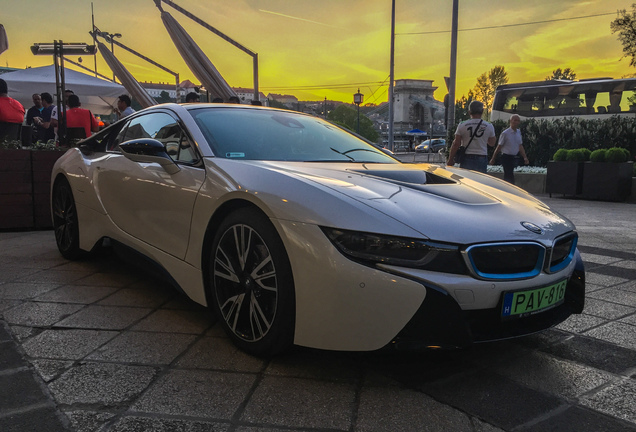 BMW i8