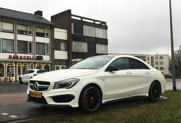 Mercedes-Benz CLA 45 AMG C117