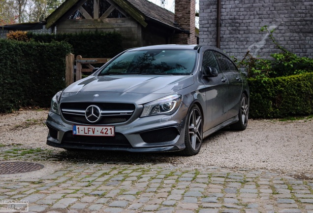 Mercedes-Benz CLA 45 AMG Shooting Brake