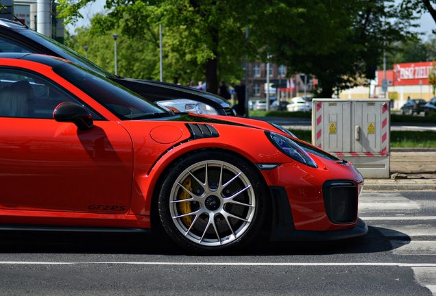 Porsche 991 GT2 RS Weissach Package