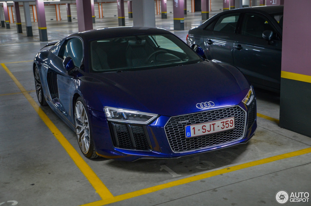 Audi R8 V10 Plus 2015