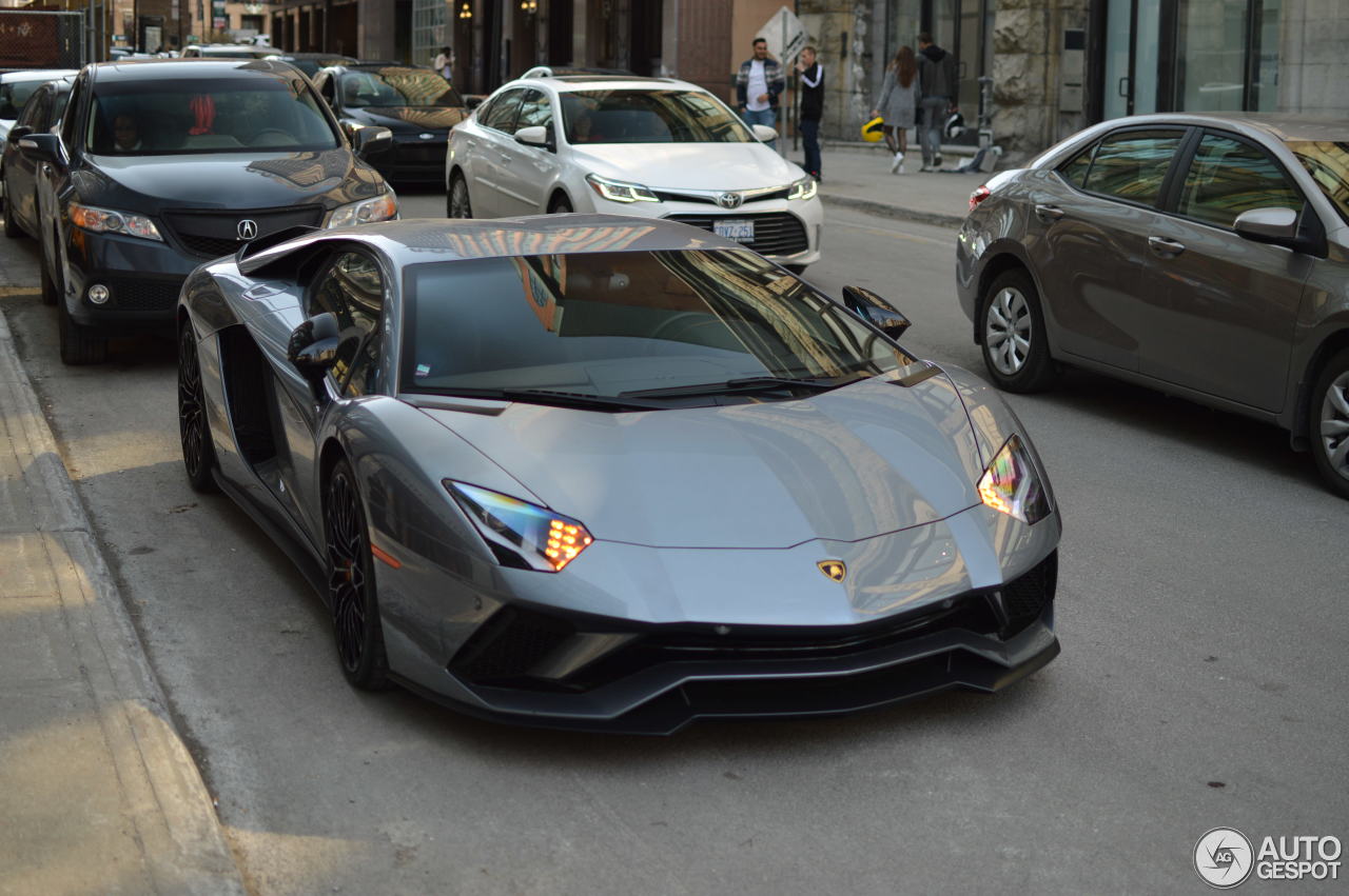 Lamborghini Aventador S LP740-4