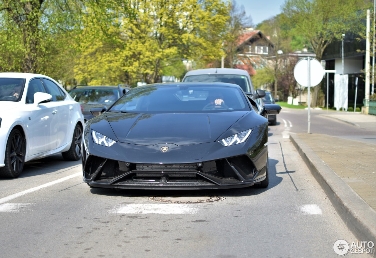 Lamborghini Huracán LP640-4 Performante