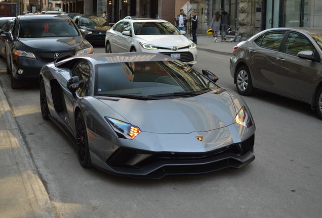 Lamborghini Aventador S LP740-4