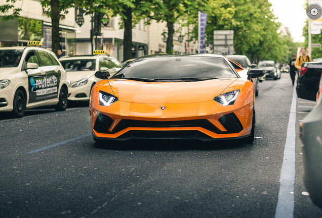 Lamborghini Aventador S LP740-4 Roadster