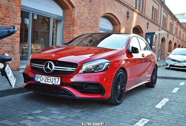 Mercedes-AMG A 45 W176 2015