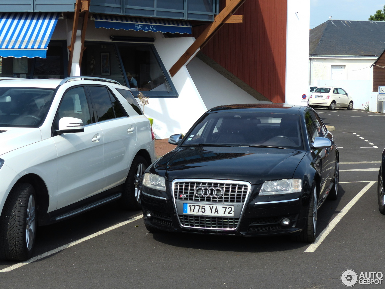 Audi S8 D3