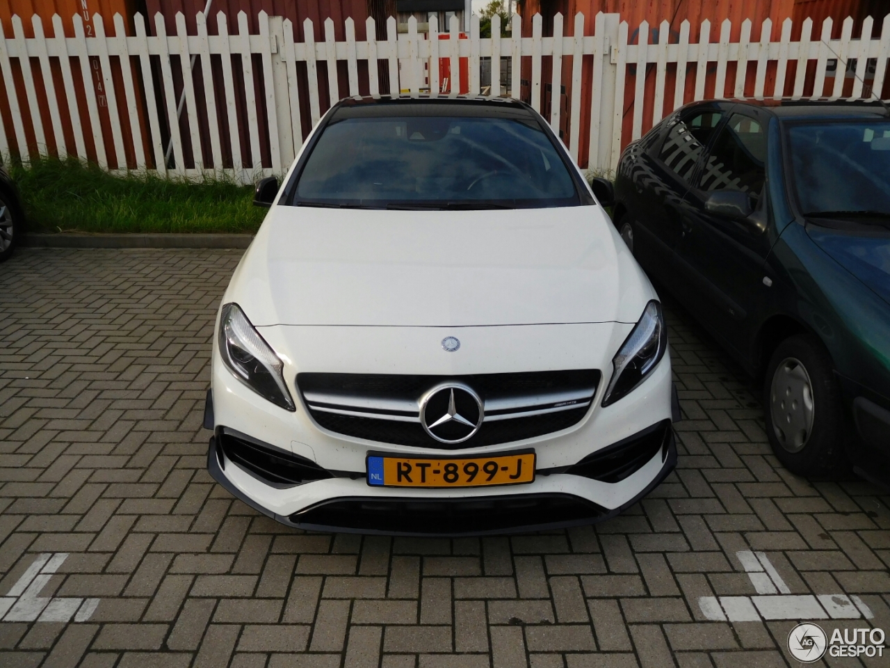 Mercedes-AMG A 45 W176 2015