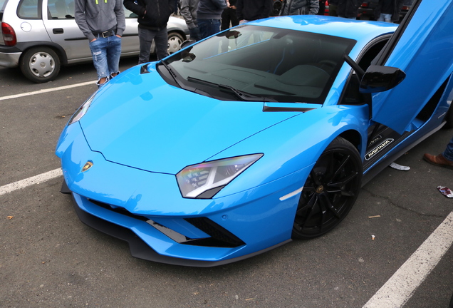 Lamborghini Aventador S LP740-4