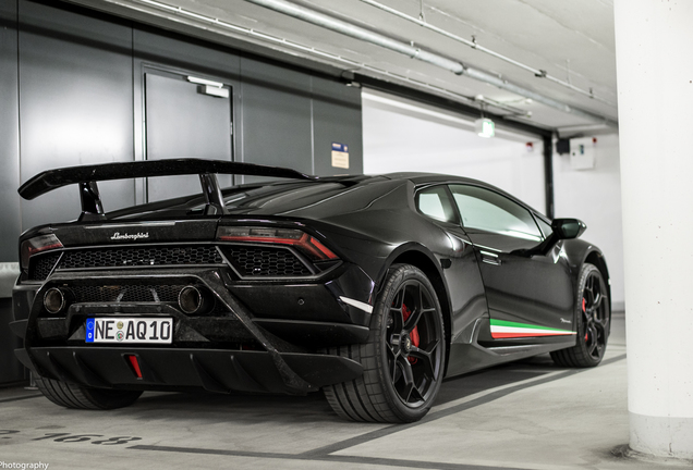 Lamborghini Huracán LP640-4 Performante