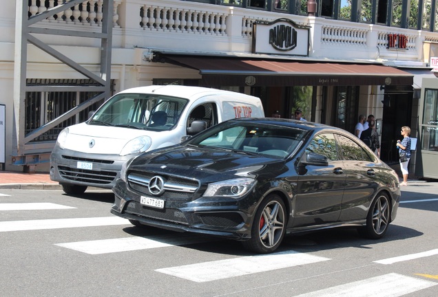 Mercedes-Benz CLA 45 AMG C117