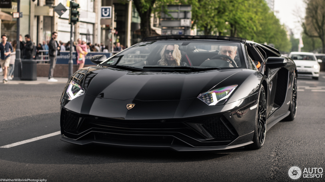 Lamborghini Aventador S LP740-4 Roadster