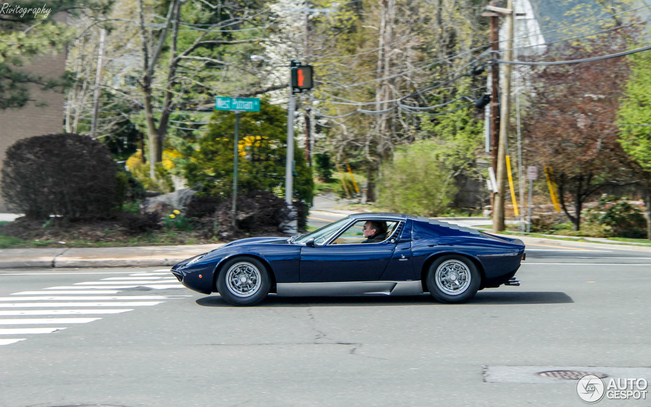 Lamborghini Miura P400