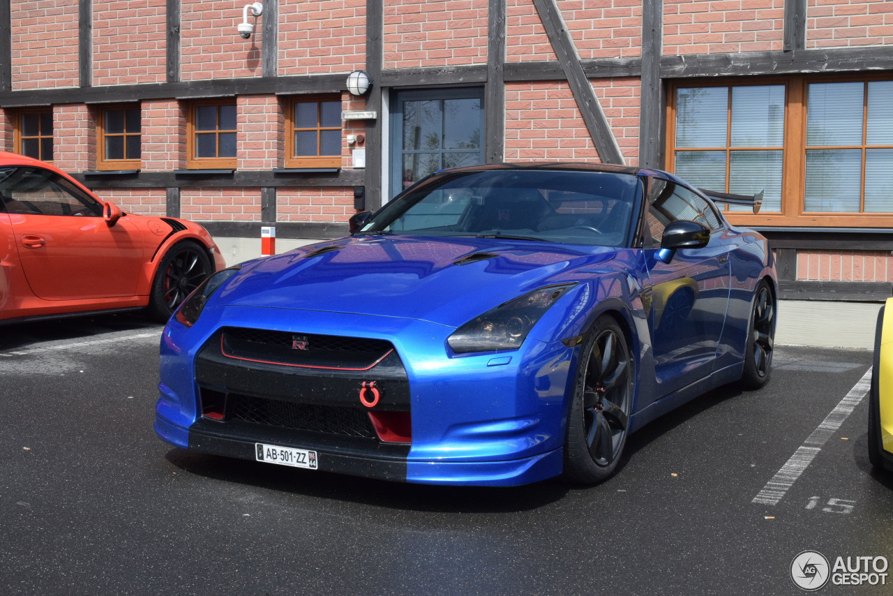 Nissan GT-R