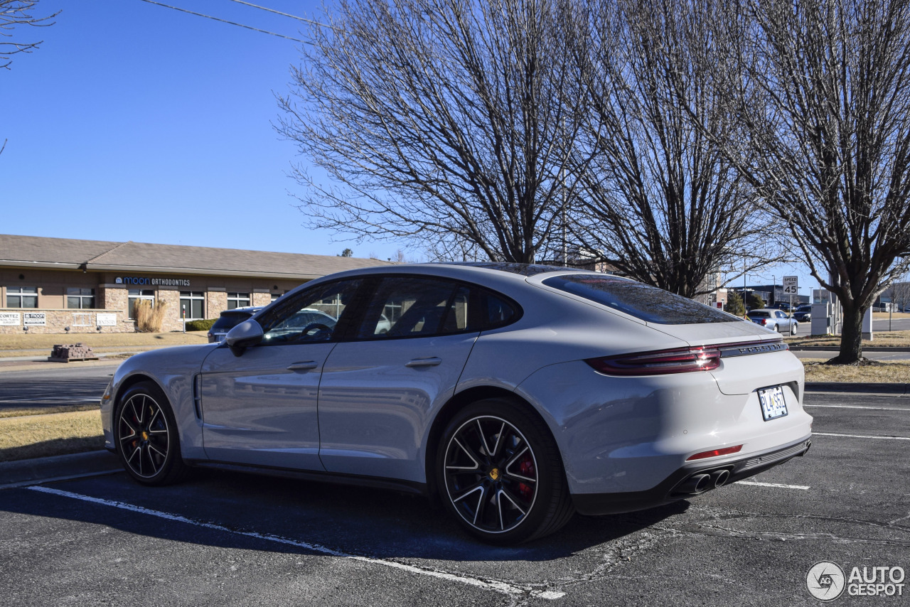 Porsche 971 Panamera Turbo