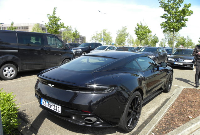 Aston Martin DB11