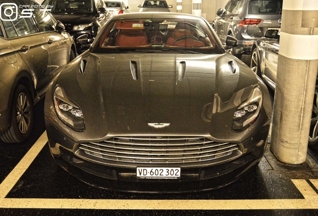 Aston Martin DB11