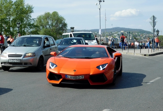 Lamborghini Aventador LP700-4