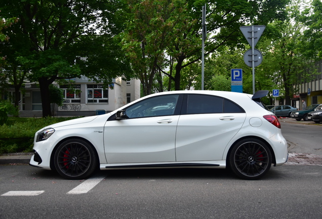 Mercedes-AMG A 45 W176 2015