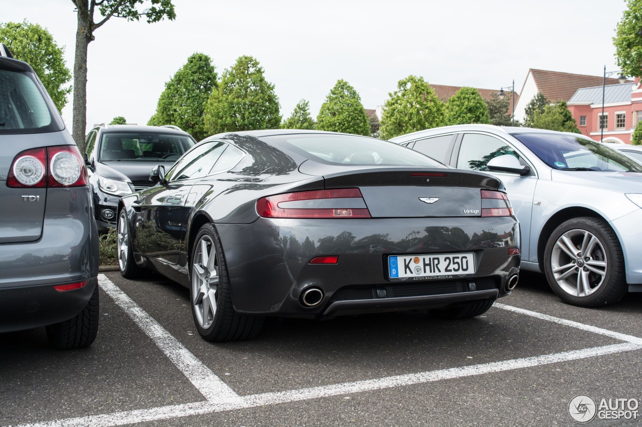 Aston Martin V8 Vantage