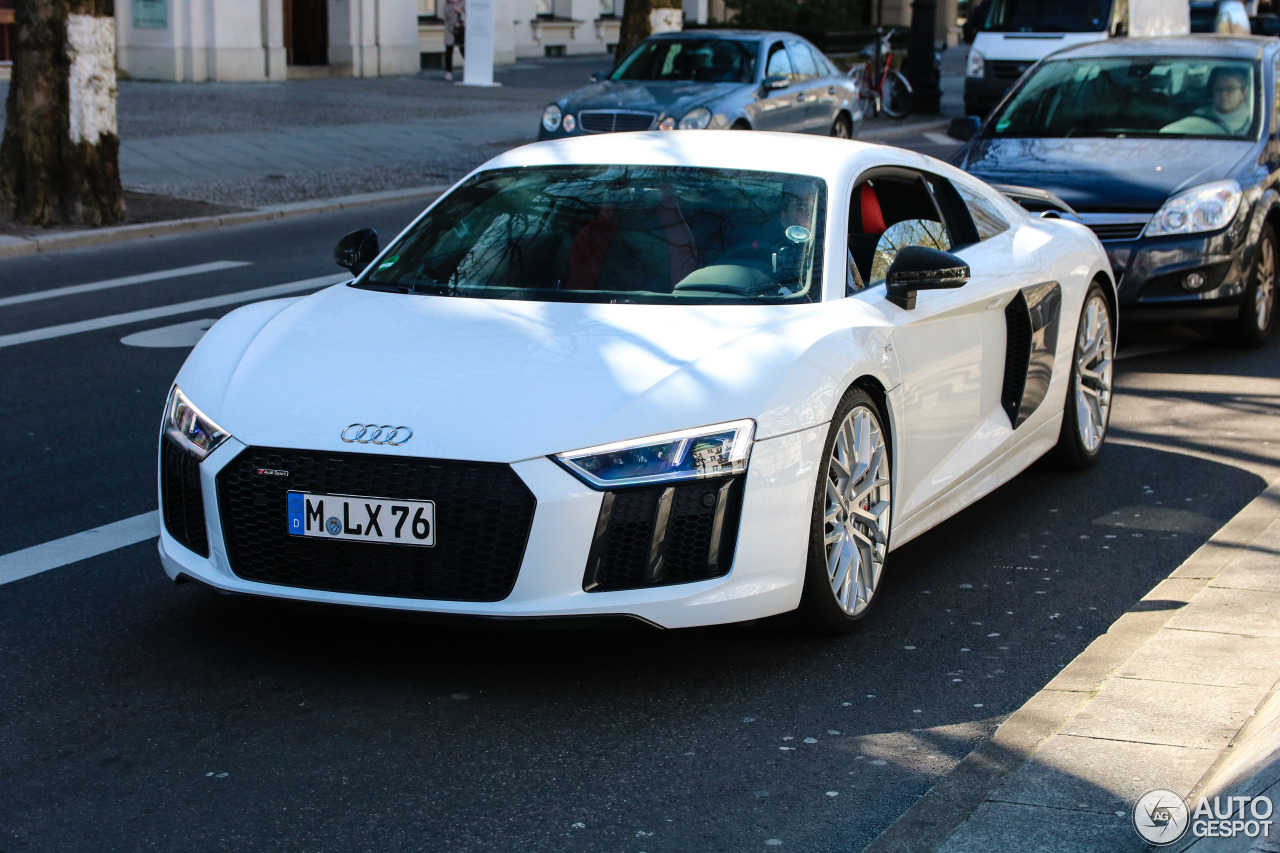 Audi R8 V10 Plus 2015