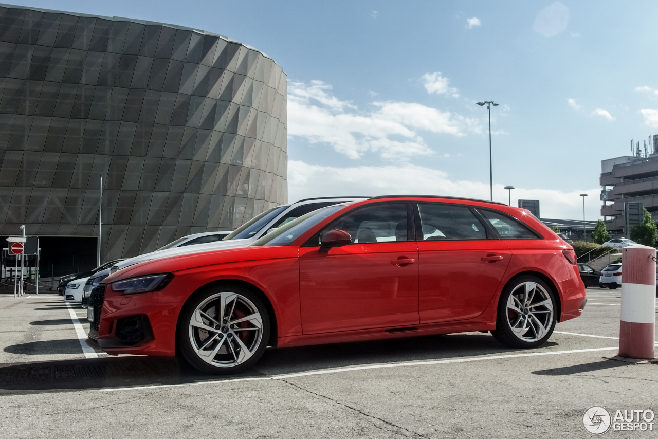 Audi RS4 Avant B9