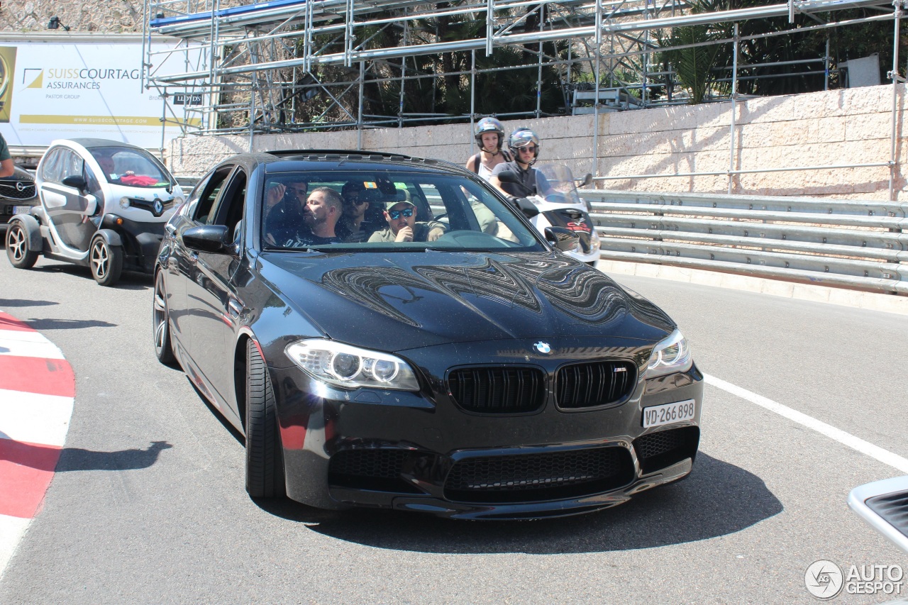 BMW M5 F10 2011