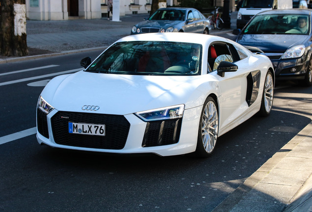 Audi R8 V10 Plus 2015