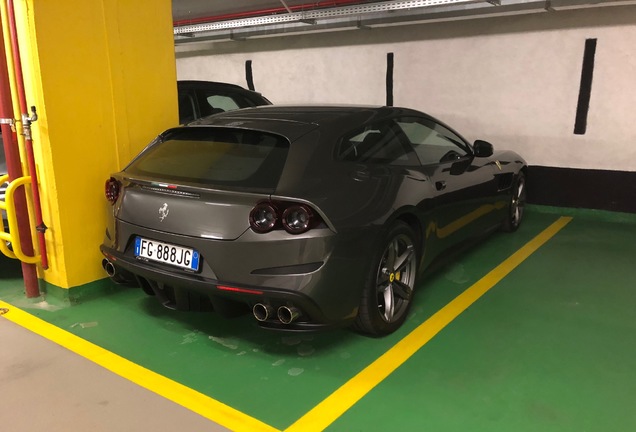 Ferrari GTC4Lusso