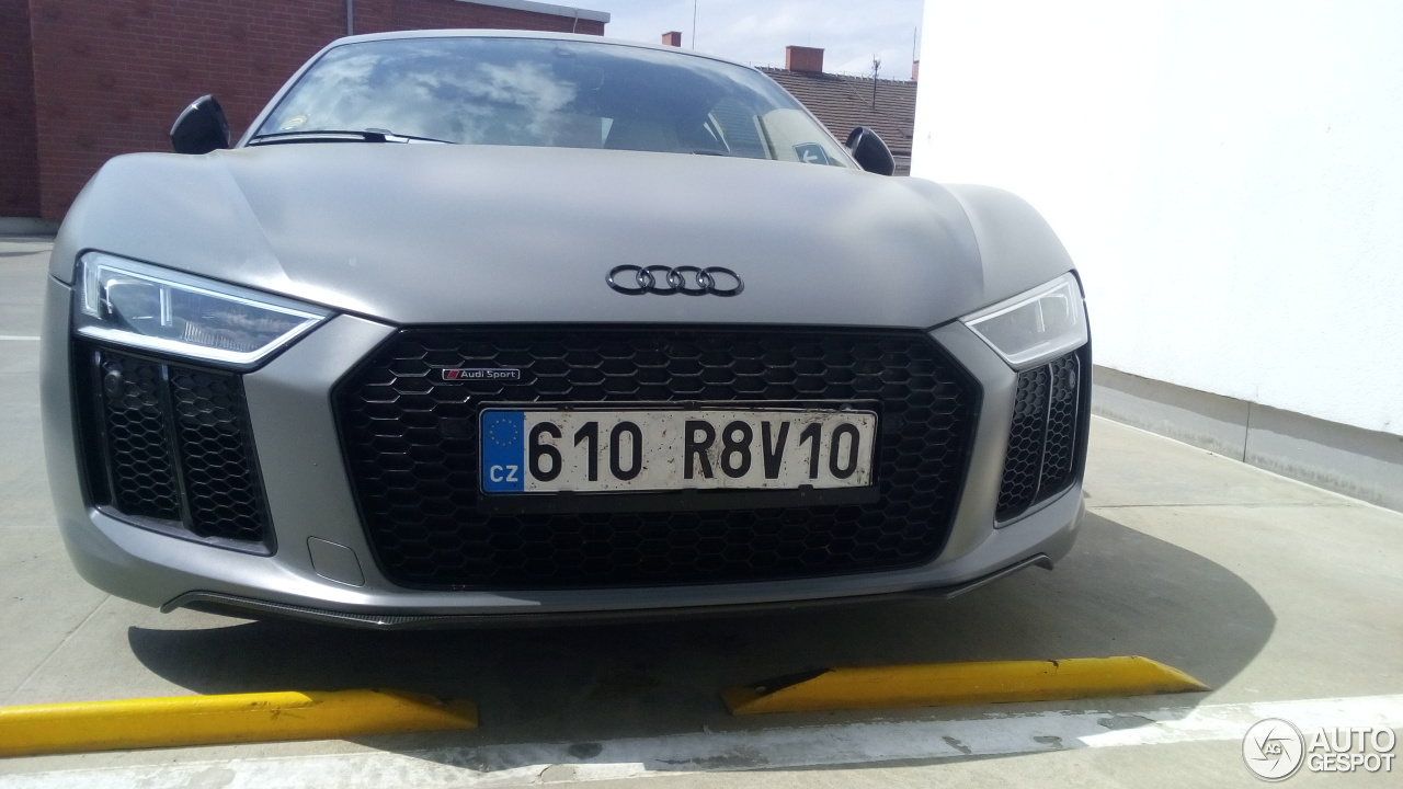 Audi R8 V10 Plus 2015