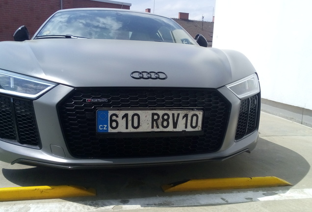 Audi R8 V10 Plus 2015