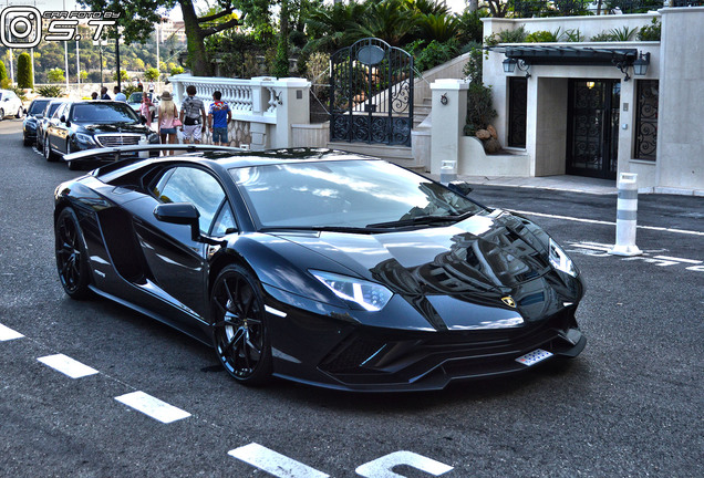 Lamborghini Aventador S LP740-4