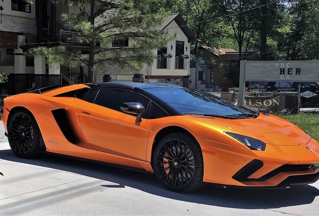 Lamborghini Aventador S LP740-4 Roadster