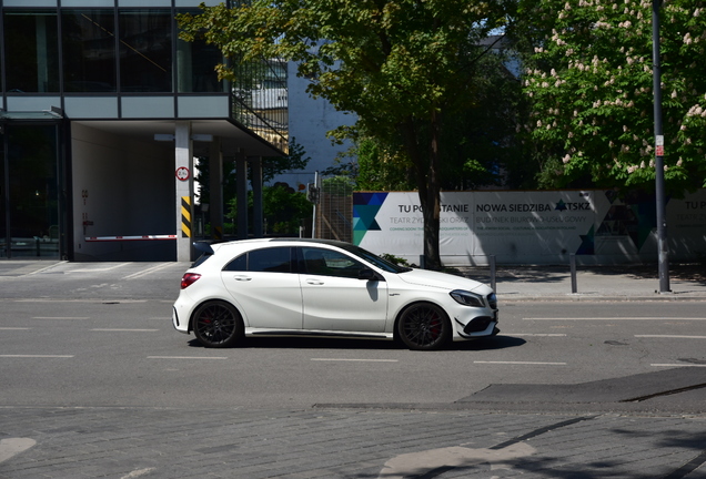 Mercedes-AMG A 45 W176 2015