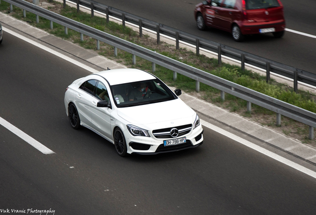 Mercedes-Benz CLA 45 AMG C117