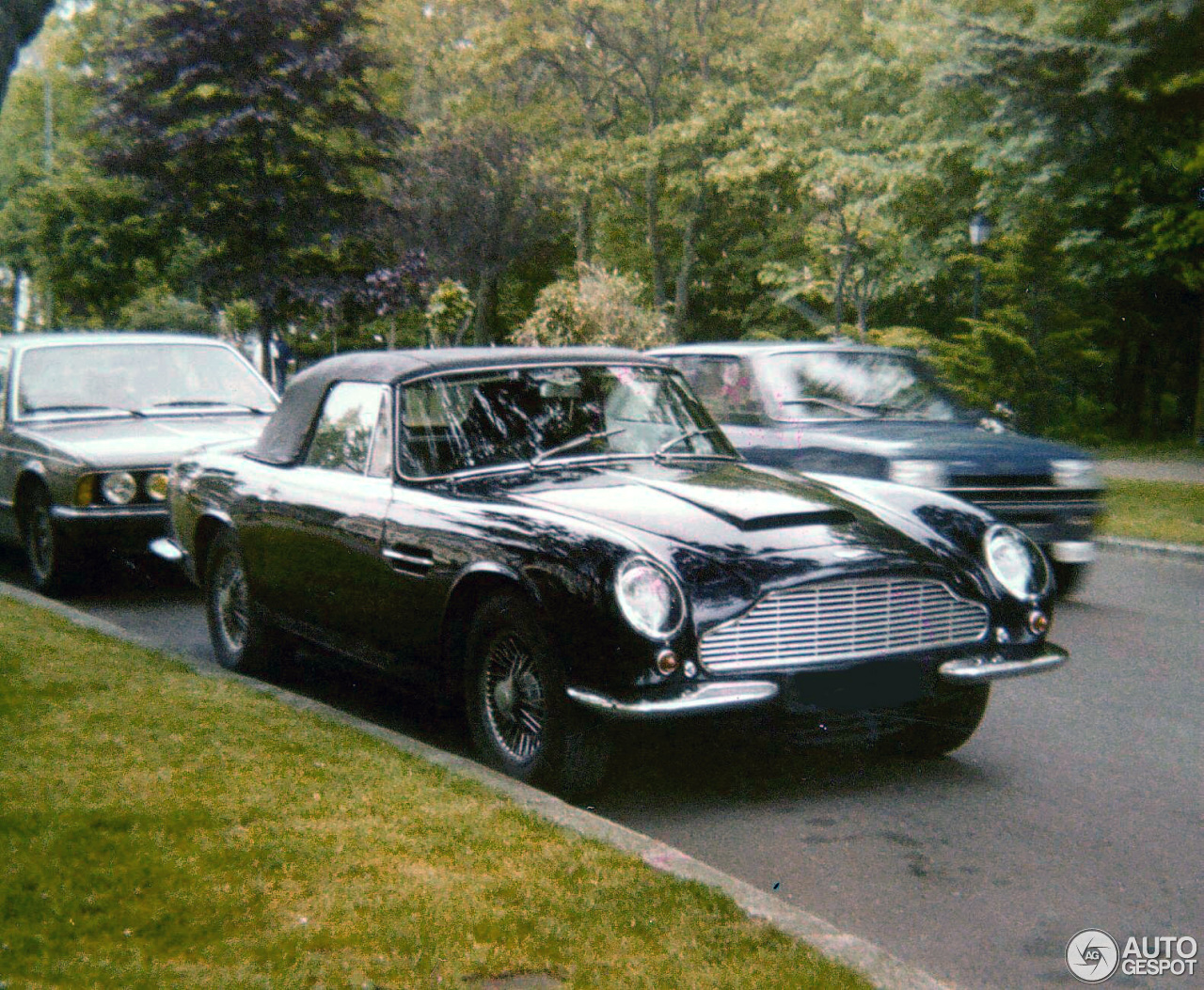 Aston Martin DB6 Vantage Volante