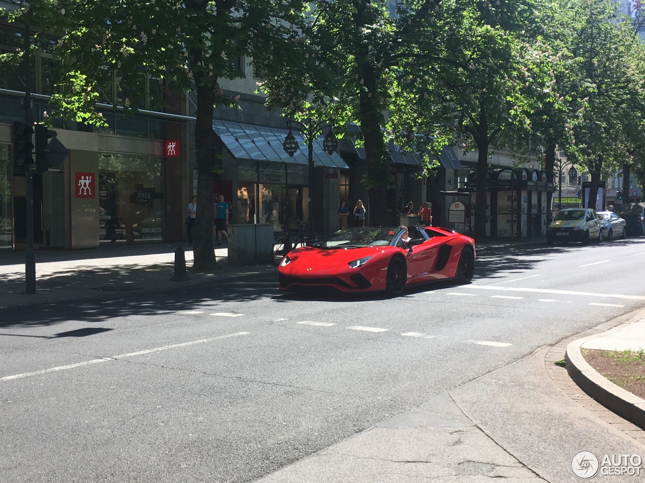 Lamborghini Aventador S LP740-4 Roadster