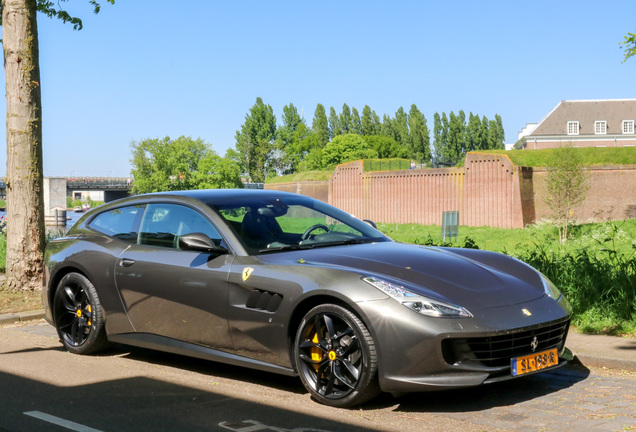 Ferrari GTC4Lusso T