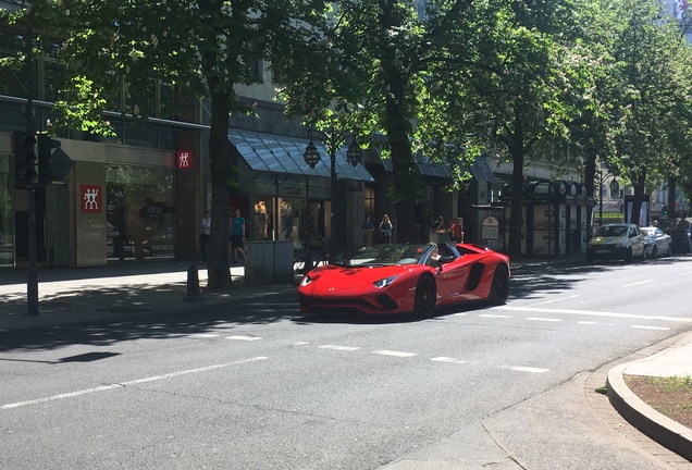 Lamborghini Aventador S LP740-4 Roadster