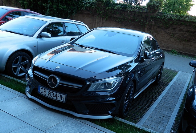 Mercedes-Benz CLA 45 AMG C117