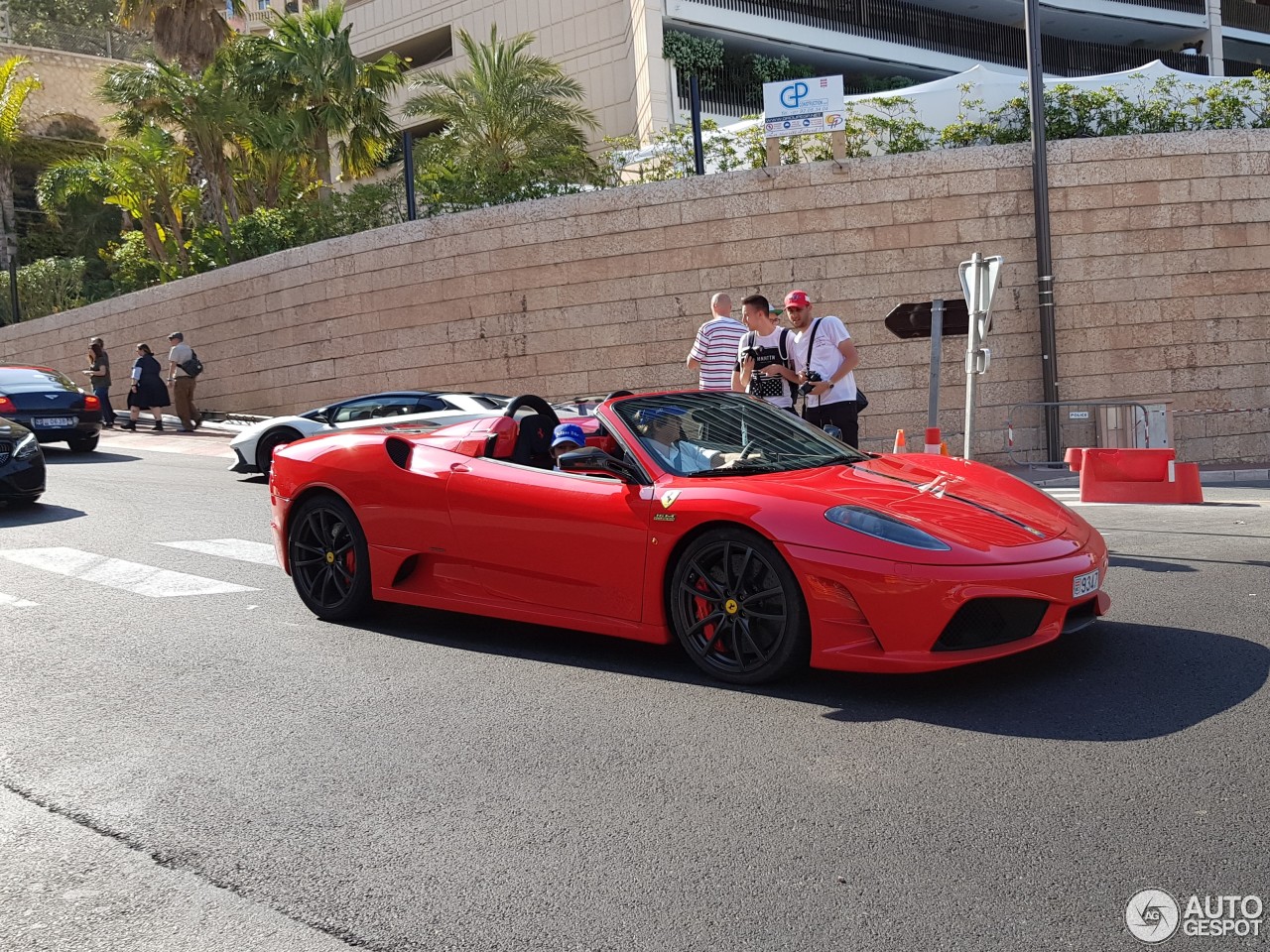 Ferrari Scuderia Spider 16M