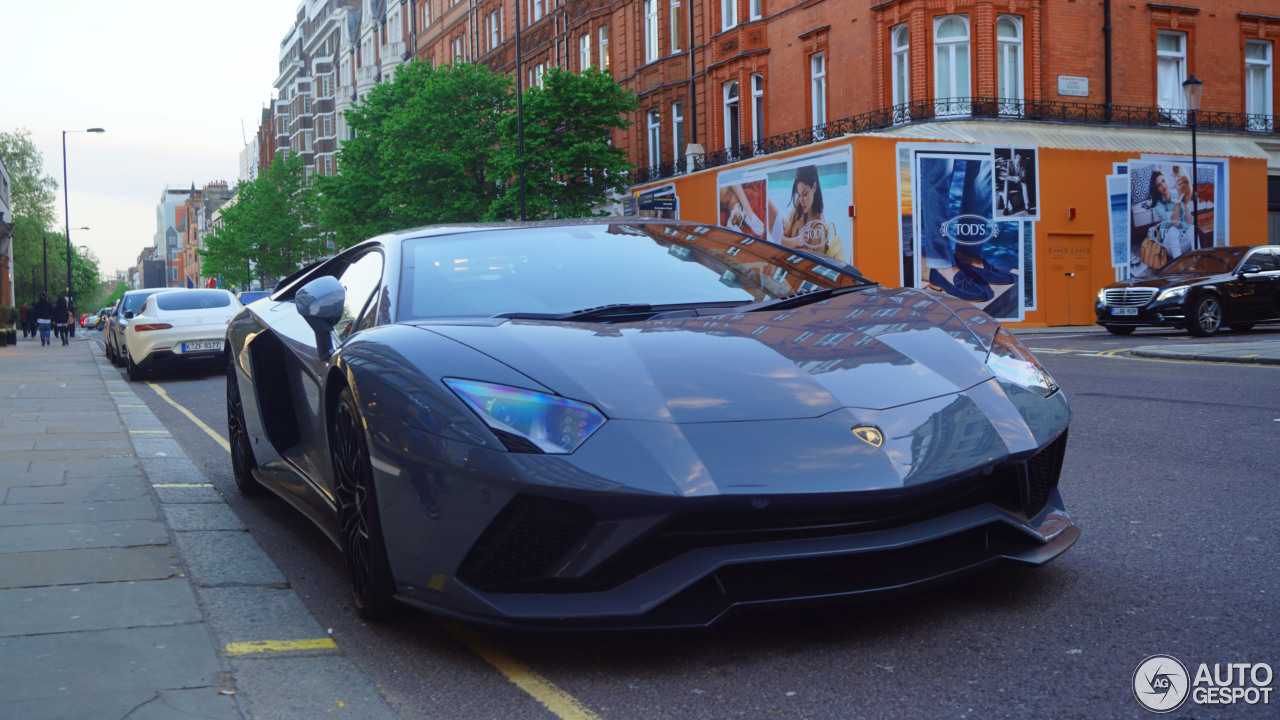 Lamborghini Aventador S LP740-4