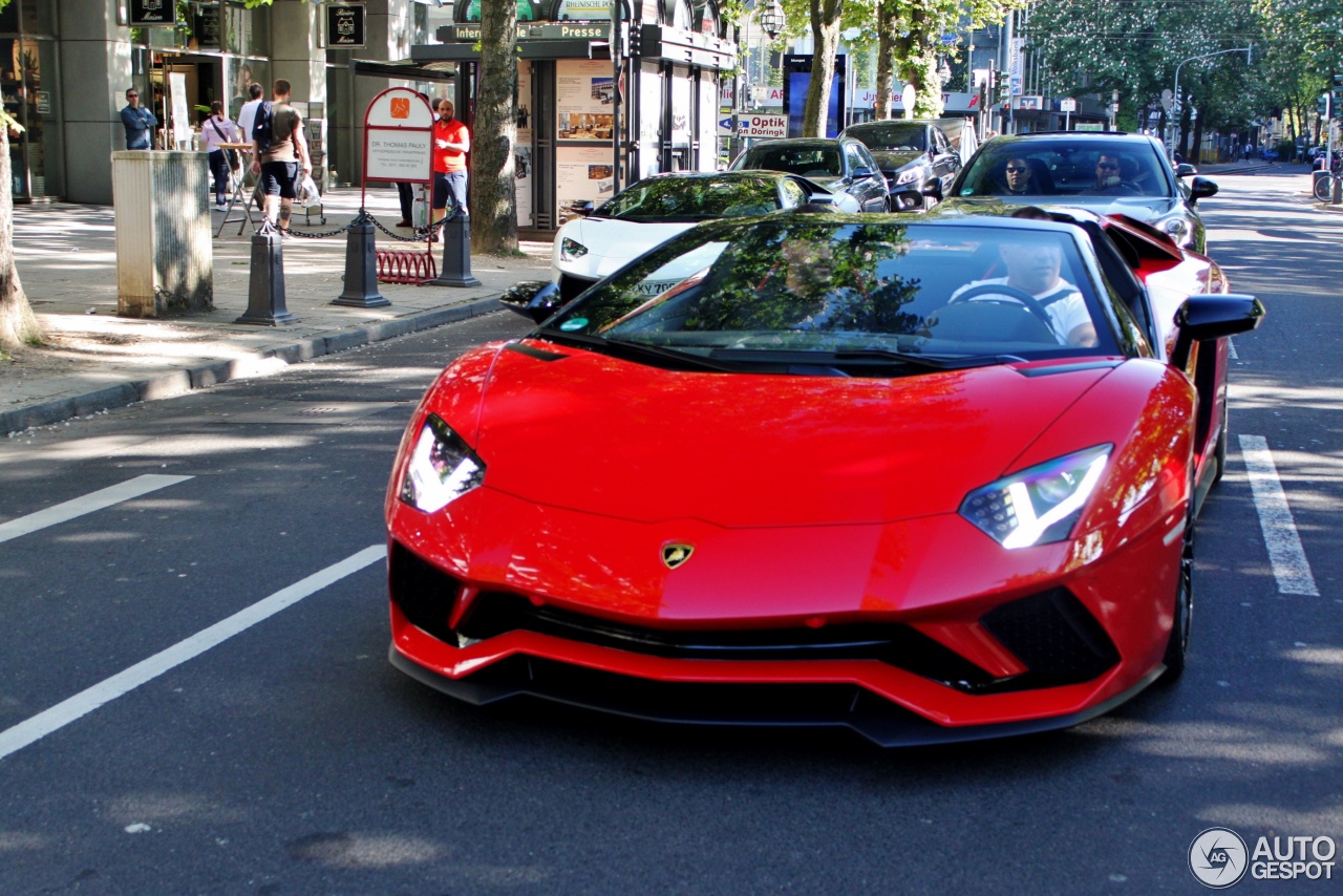 Lamborghini Aventador S LP740-4 Roadster