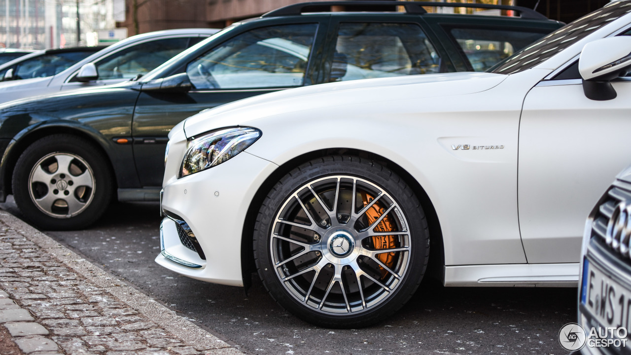 Mercedes-AMG C 63 S Convertible A205 Ocean Blue Edition