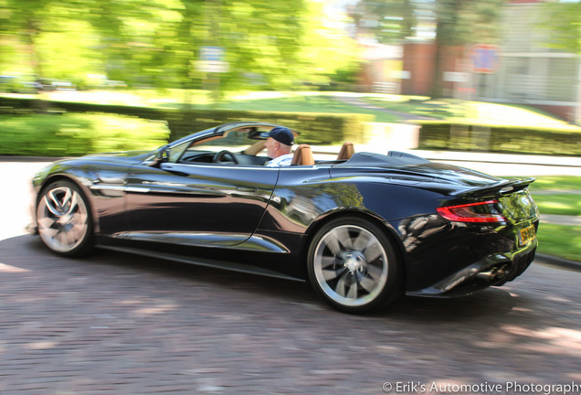 Aston Martin Vanquish S Volante 2017