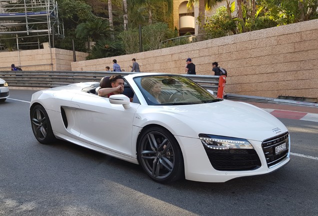 Audi R8 V10 Spyder 2013