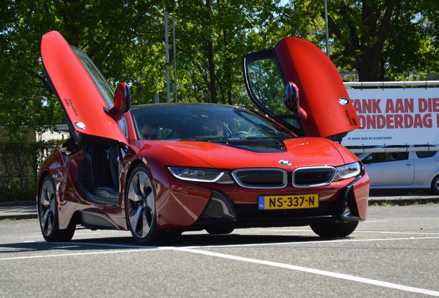 BMW i8 Protonic Red Edition