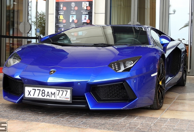 Lamborghini Aventador LP700-4